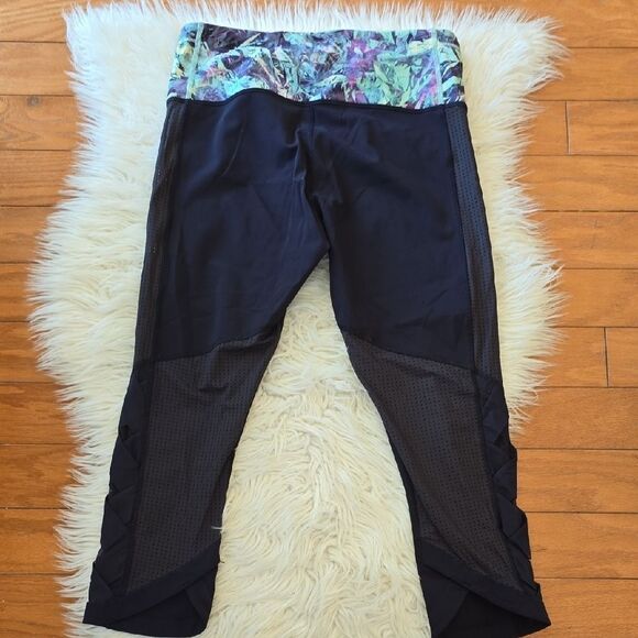 Lululemon Navy Leggings with Multicolor Floral Waistband LIKE NEW - Picture 8 of 12
